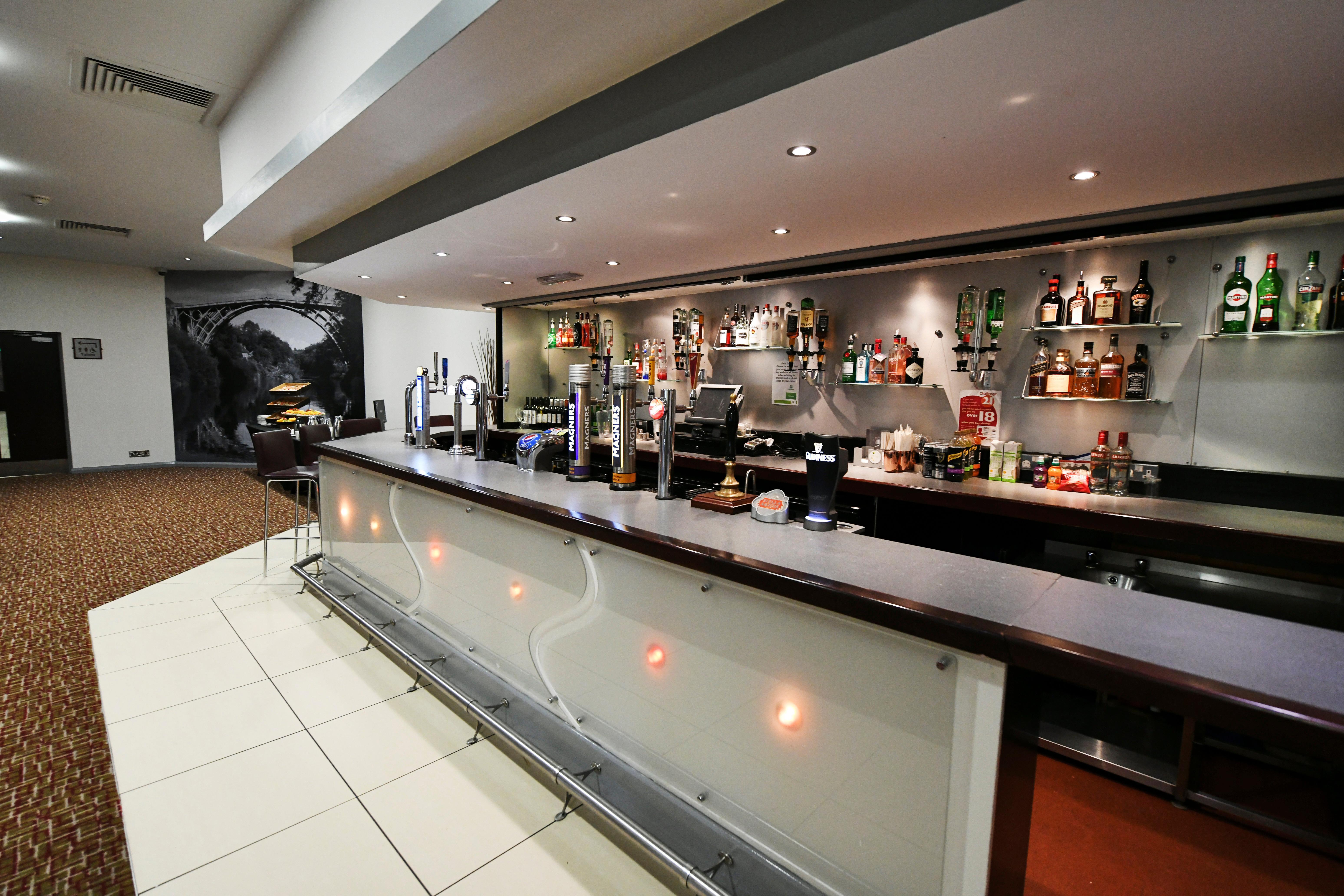 Holiday Inn Telford Ironbridge By Ihg Exterior photo